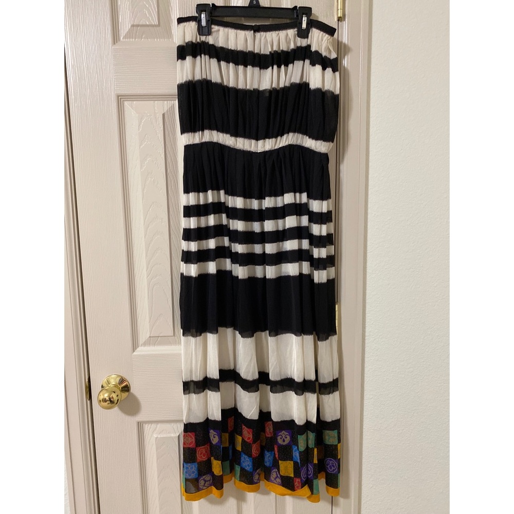 Strapless beach cover-up